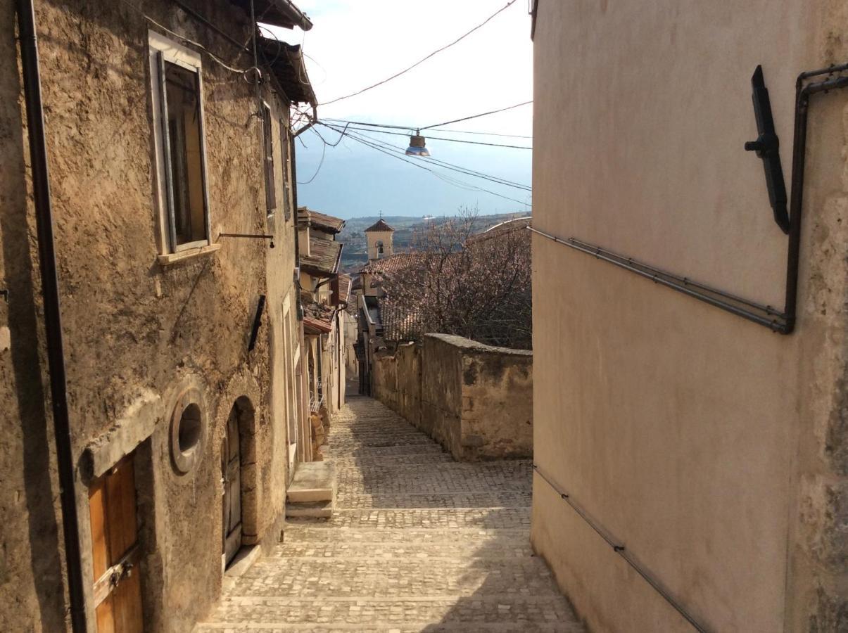 Da Sciuri Case Vacanza Barisciano Exterior foto