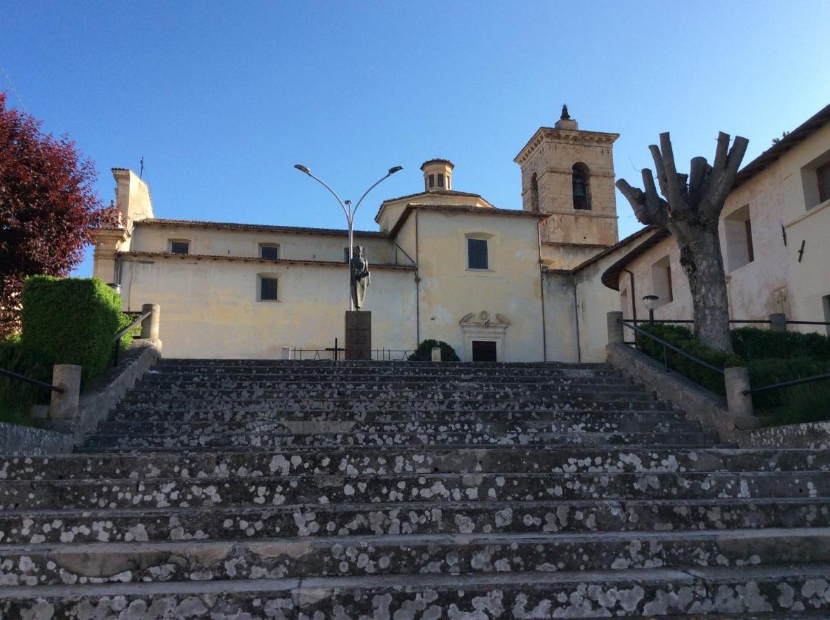 Da Sciuri Case Vacanza Barisciano Exterior foto